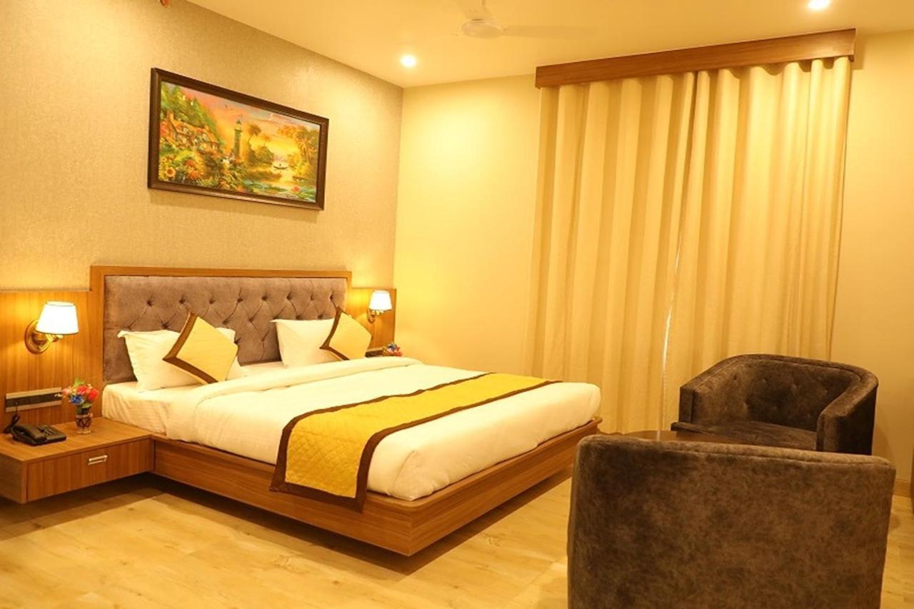 Pine Regency - Aravali'S Peak View Hotel Udaipur Luaran gambar
